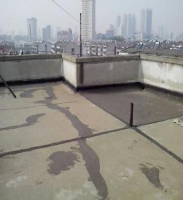 右玉漏水维修 楼顶漏水是什么原因，楼顶漏水维修方法是什么?